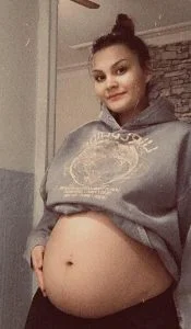 31 weeks pregnant tummy picture